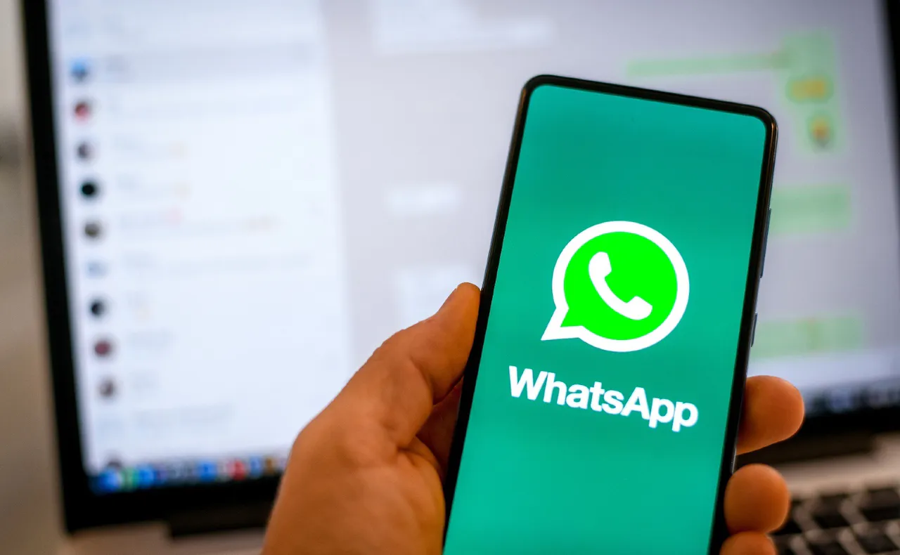 واتساب يحول الرسائل الصوتية إلى نصوص