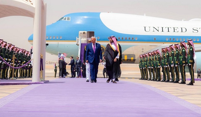 زيارة ترامب للشرق الأوسط: استثمارات بمئات المليارات وتحول استراتيجي