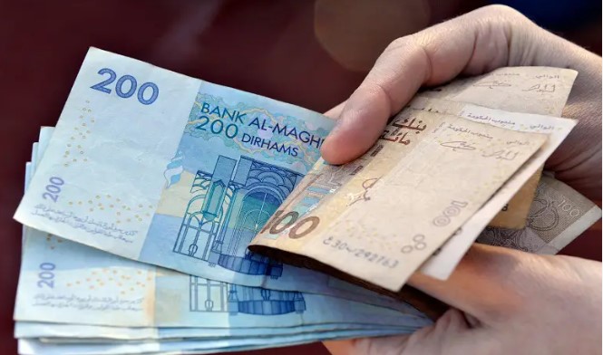 الدرهم المغربي يواصل أداءه المتباين في أسواق العملات العالمية