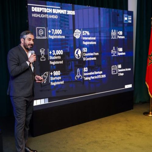قمة التكنولوجيا العميقة ببنجرير تناقش دور الذكاء الاصطناعي في الابتكار