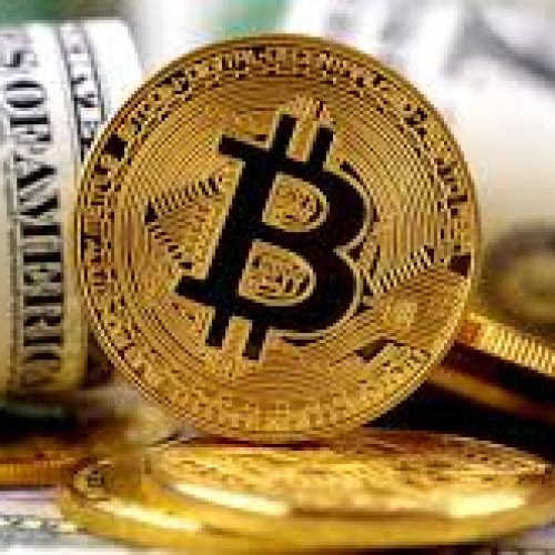 فوز ترامب يرفع الدولار والبيتكوين