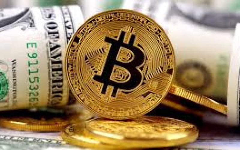 فوز ترامب يرفع الدولار والبيتكوين