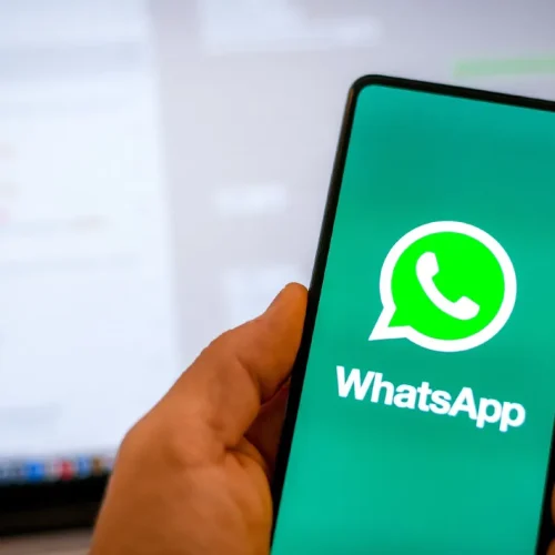 واتساب يحول الرسائل الصوتية إلى نصوص