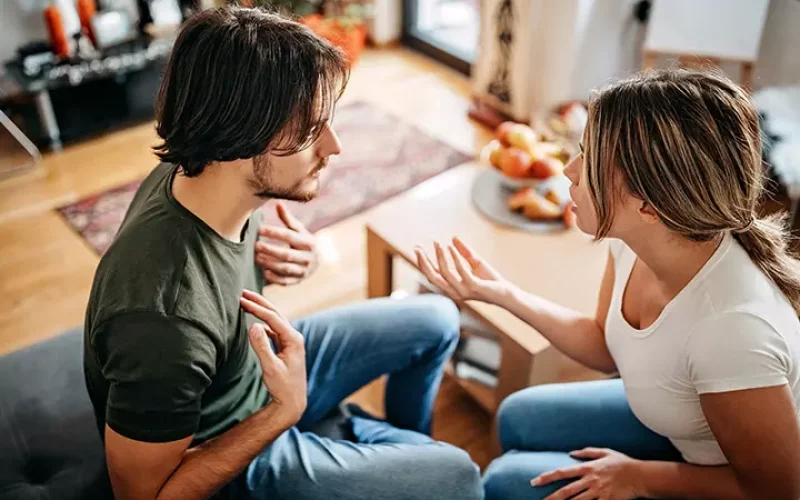 20 علامة واضحة على أنه يستغلك وما يجب عليك فعله حيال ذلك