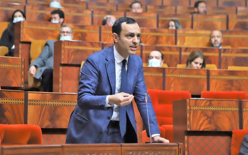 السكوري يقترح حلولا لحماية عاملي منصات التوصيل الرقمية بالمغرب