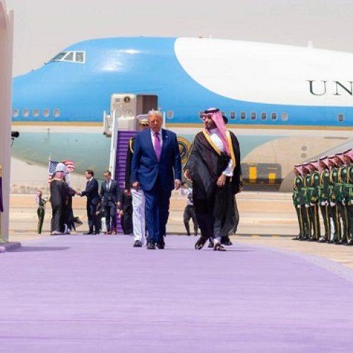 زيارة ترامب للشرق الأوسط: استثمارات بمئات المليارات وتحول استراتيجي